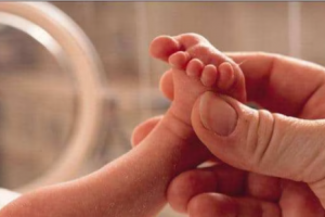 देहरादून: अस्पताल के टॉयलेट में जन्म देकर महिला फरार