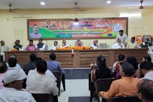 रामपुर पहुंचे सहकारिता मंत्री जेपीएस रठौर, बोले- भाजपा का कार्यकर्ता संगठन की रीढ़