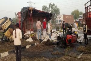 रामपुर : ट्रक के रौंदने से हाईवे पर ट्रैक्टर के हुए दो टुकड़े, चावल लादकर जा रहा था चालक  