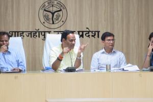 शाहजहांपुर: बैठक से नदारद सिंचाई विभाग के एक्सईएन का डीएम ने किया जवाब तलब