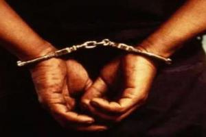 छत्तीसगढ़: बीजापुर में दो नक्सली गिरफ्तार, विस्फोटक बरामद 