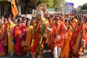 हल्द्वानीः रामनवमी पर श्रीराम के जयकारों के साथ निकली भव्य शोभा यात्रा, हजारों श्रद्धालु हुए शामिल 