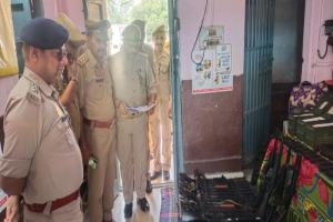 अयोध्या: रेलवे पुलिस उपाधीक्षक ने कैंट स्टेशन स्थित थाना जीआरपी का किया निरीक्षण, दिए ये निर्देश