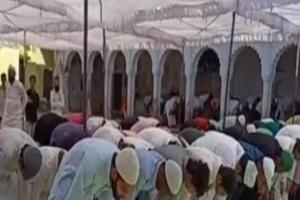 प्रयागराज: मुल्क में अमन चैन के लिए मांगी गई दुआएं, मस्जिदों के बाहर रही कड़ी सुरक्षा