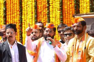 महाराष्ट्र : CM शिंदे ने की ‘सावरकर गौरव यात्रा’ की अगुवाई, राहुल गांधी पर साधा निशाना 