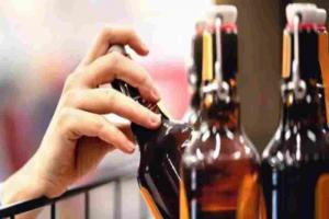UP में आज से महंगी हुई शराब और बियर, नई आबकारी नीति लागू 