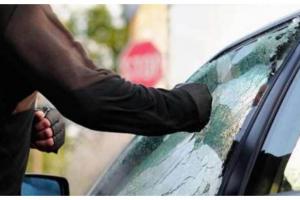 शान्तिपुरी: एसडीओ की गाड़ी का शीशा तोड़ मोबाइल चुराया 