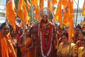बरेली : हनुमान जन्मोत्सव के उपलक्ष में जैन मंदिर से निकाली गई ध्वजा यात्रा, सुंदर-सुंदर झांकियों ने बढ़ाई शोभा 