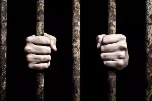 हल्द्वानी: जेल में नहीं सोने की जगह, लघु शंका के लिए भी जद्दोजहद