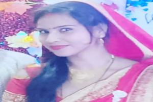 बस्ती: विवाहिता का फंदे से लटकता मिला शव, पिता ने लगाया हत्या का आरोप 
