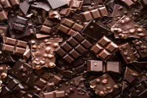 Chocolate खाने से आप कैसा महसूस करते हैं? जानिए इसके फायदे नुकसान