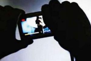 मुरादाबाद : महिला सेल्समैन से दुष्कर्म का वीडियो वायरल, मेडिकल स्टोर संचालक समेत तीन पर रिपोर्ट