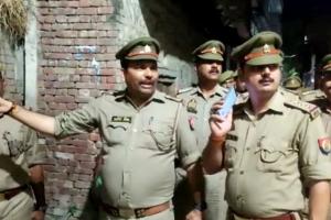 Fatehpur Atiq Ahmed Connection : पुलिस ने खंगाला अतीक कब-कब फतेहपुर आया, घरों की खिड़की से झांकते रहे लोग 