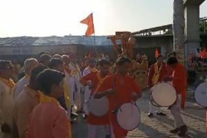 कासगंज: धूमधाम से निकाली भगवान परशुराम की भव्य शोभायात्रा, पुष्प वर्षा कर किया स्वागत 