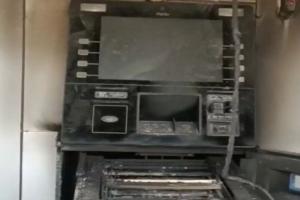 Ranikhet News: चोरों ने HDFC Bank के ATM में चोरी का किया प्रयास, पुलिस पर उठे सवाल