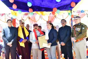 हिमाचल प्रदेश दिवस:  मुख्यमंत्री ने किए गौरव सम्मान और प्रेरणास्रोत पुरस्कार प्रदान 