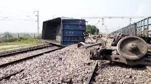 दरभंगा : रेल पटरी मेंटेनेंस में लगी मालगाड़ी दुर्घटनाग्रस्त