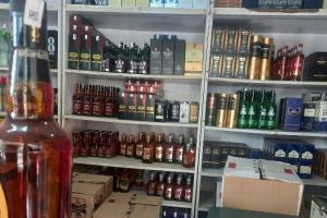अयोध्या : 7 देशी, 4 विदेशी और 2 बीयर की दुकानों की हुई नीलामी