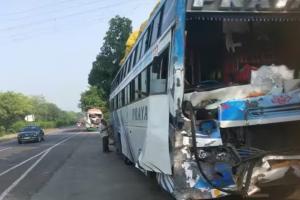 Barabanki Accident: दो अलग-अलग सड़क हादसों में 44 यात्री घायल
