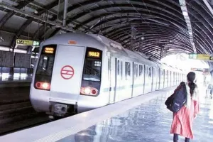 कोलकाता: मेट्रो के आगे कूदकर दी जान, सेवा बाधित 