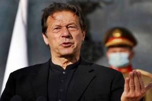 Imran Khan को ‘चार से पांच दिन’ भ्रष्टाचार रोधी एजेंसी की हिरासत में रखे जाने की संभावना : रिपोर्ट 
