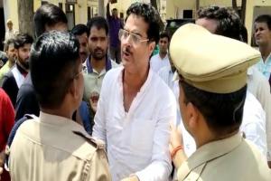Video : सपा विधायक राकेश सिंह ने दी खुद को गोली मार लेने की धमकी