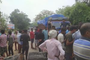 सुलतानपुर : अलग-अलग सड़क दुर्घटनाओं में युवक समेत दो की मौत, ग्रामीणों ने जाम किया हाइवे 