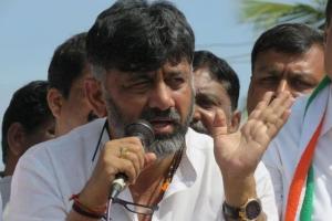 भाजपा ने कर्नाटक पुलिस पर ‘भगवाकरण’ टिप्पणी के लिए साधा निशाना उपमुख्यमंत्री शिवकुमार पर 