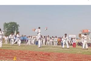 बरेली: खेलो इंडिया यूनिवर्सिटी गेम्स मशाल पहुंचा, खिलाड़ियों किया जोरदार स्वागत