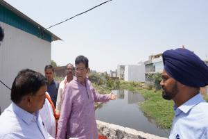 लखनऊ: बारिश के पहले सफाई व्यवस्था को लेकर एक्शन में नगर विकास मंत्री