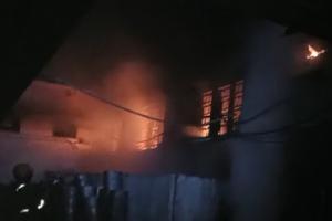 मुरादाबाद : एक्सपोर्ट फर्म में लगी आग, लाखों का सामान जलकर राख