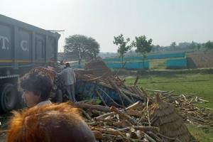 रामपुर: ट्रैक्टर-ट्रॉली और डंपर की टक्कर, दो की मौत, तीन घायल 