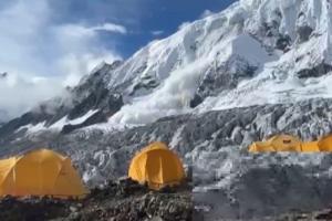 Avalanche in Nepal : नेपाल में हिमस्खलन से तीन लोगों की मौत, 12 घायल 