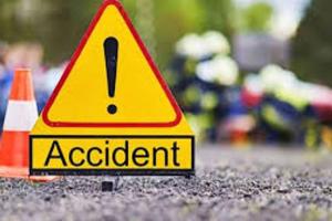 अल्मोड़ा: शशिखाल में ब्रेक फेल होने से कार खाई में गिरी, चार लोग घायल