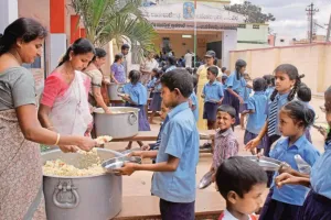 काशीपुर: विद्यार्थियों को परोसे जा रहे भोजन में नहीं मिले आवश्यक पोषक तत्व