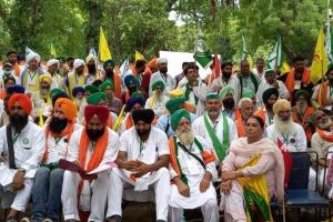 दिल्ली: पहलवानों के समर्थन में किसानों के जंतर-मंतर पहुंचने की उम्मीद, पुलिस ने बढ़ाई सुरक्षा 