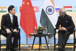 भारत-चीन सीमा पर हालात स्थिर, दोनों पक्ष इसे और सहज करने पर जोर दें: चीनी विदेश मंत्री 