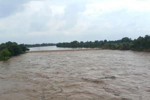 Haridwar News : नदी के बीच फंसे लोग, देवदूत बनी पुलिस, सभी को सुरक्षित निकाला