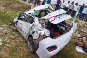 सुलतानपुर : पूर्वांचल एक्सप्रेसवे पर कार पलटी, दंपति की मौत