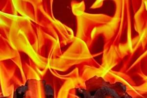 पुणे में तीन दुकानों में विस्फोट के बाद लगी आग, दो घायल 