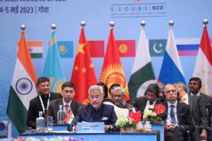 SCO Summit : नहीं मिले हाथ, नमस्ते से किया अभिवादन...जयशंकर ने आतंकवाद पर पाक को लताड़ा