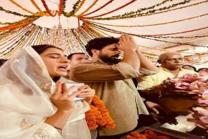 Zara Hatke Zara Bachke Movie : हनुमान जी की शरण में पहुंचे सारा अली खान और विक्की कौशल, दर्शन कर लिया अर्शीवाद