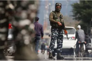 जम्मू कश्मीर के राजौरी में सैनिक की सर्विस राइफल से दुर्घटनावश चली गोली, दो जवान घायल 