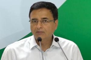 वाराणसी : कांग्रेस नेता रणदीप सुरजेवाला के खिलाफ गैर जमानती वारंट जारी