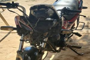 गोंडा : बाइक की टक्कर में मां की मौत, बेटा घायल 