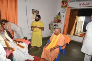 अयोध्या : सीएम ने राम मंदिर के ट्रस्टी व संतों से की मुलाकात