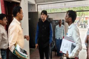 अयोध्या : शिक्षा महानिदेशक अचानक बीएसए दफ्तर पहुंचे, निरीक्षण के बाद की समीक्षा