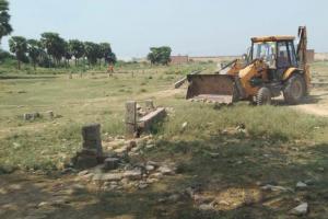प्रयागराज : पीडीए ने अवैध प्लाटिंग कर कब्जा किये गए भूमि पर चलाया बुल्डोजर