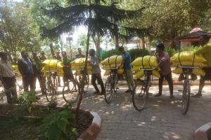 बहराइच : India-Nepal border पर छापेमारी में 20 बोरी यूरिया बरामद, साइकिल हो रही थी तस्करी