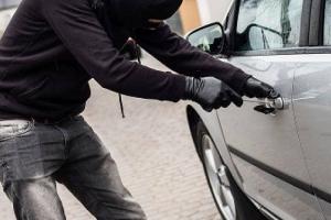 हल्द्वानी: घर के अंदर से चाबी चुरा कर गाड़ी ले गया चोर
